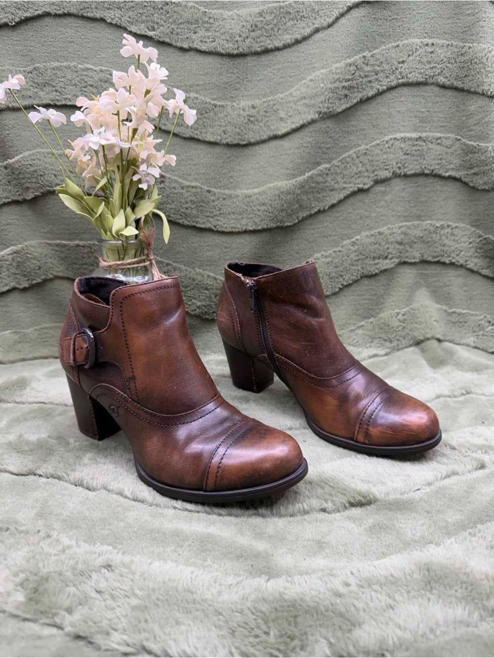 Born ankle boots